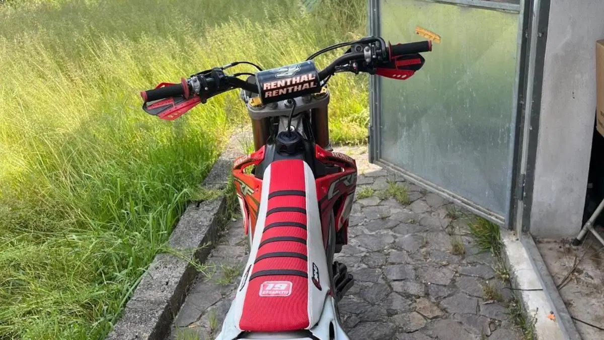 Honda CRF 250R (2009)  (4)