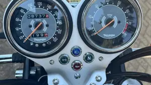 Triumph Bonneville T100 (2001 - 07)  (5)