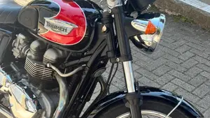 Triumph Bonneville T100 (2001 - 07)  (8)