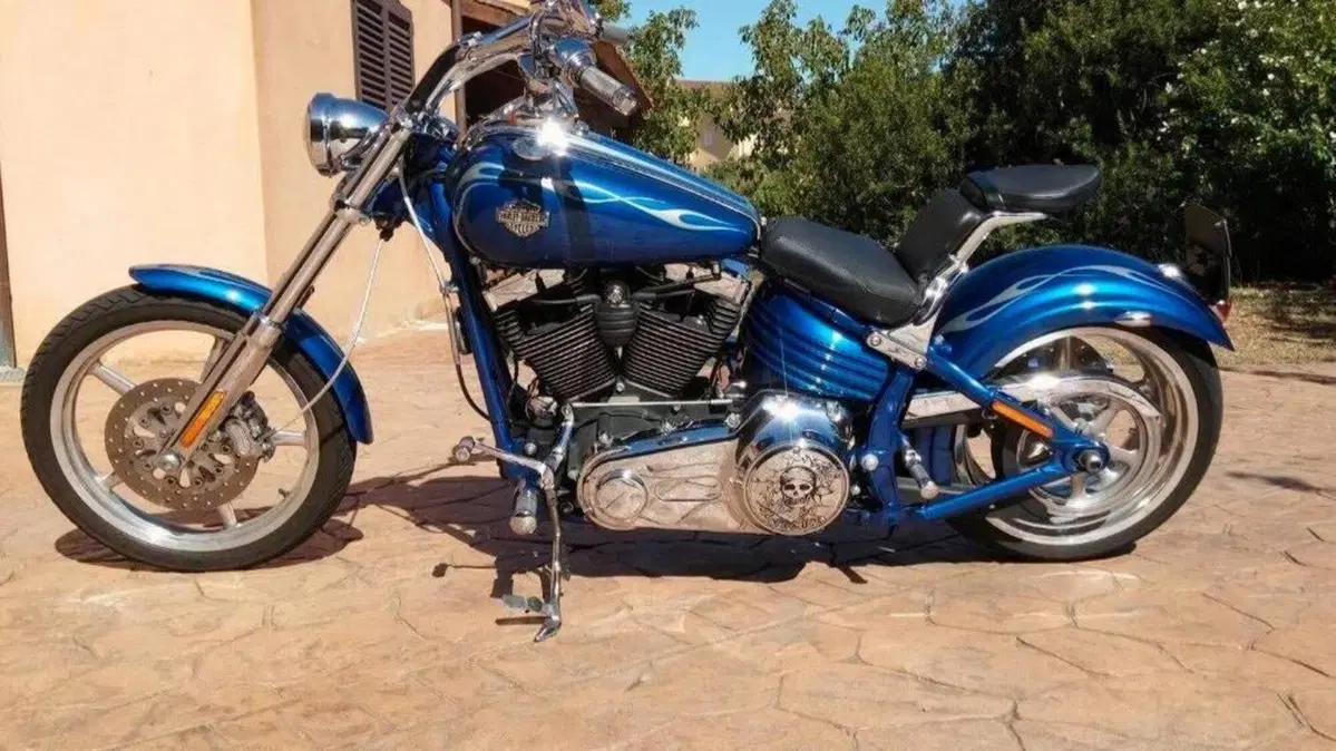 Harley-Davidson 1584 Rocker C (2009 - 11) - FXCWC  (2)