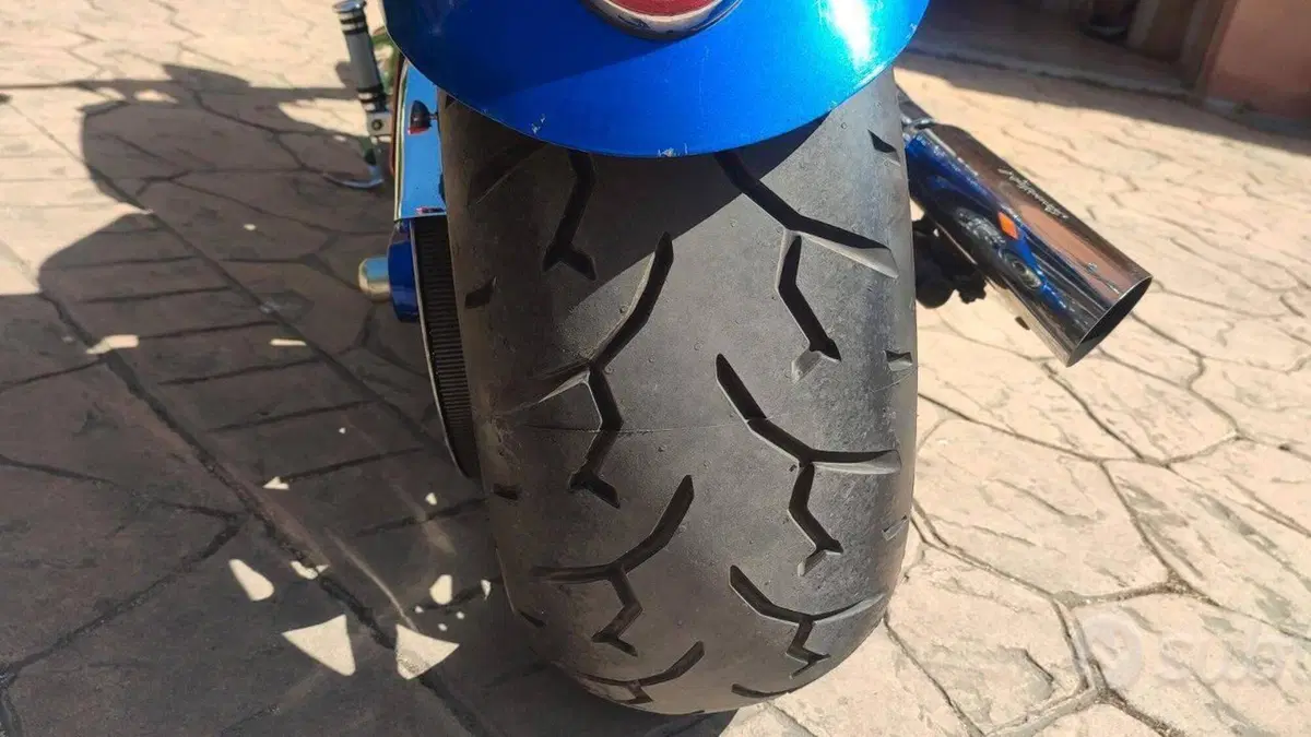 Harley-Davidson 1584 Rocker C (2009 - 11) - FXCWC  (4)