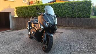 Yamaha T-Max 530 DX (2017 - 19) usata