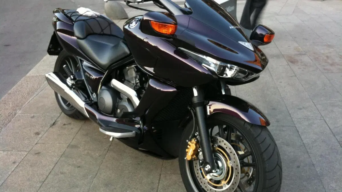 Honda DN-01  (2)