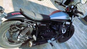 Moto Guzzi V9 Bobber (2016 - 18) 