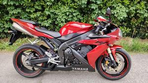 Yamaha YZF R1 (2004 - 05) 