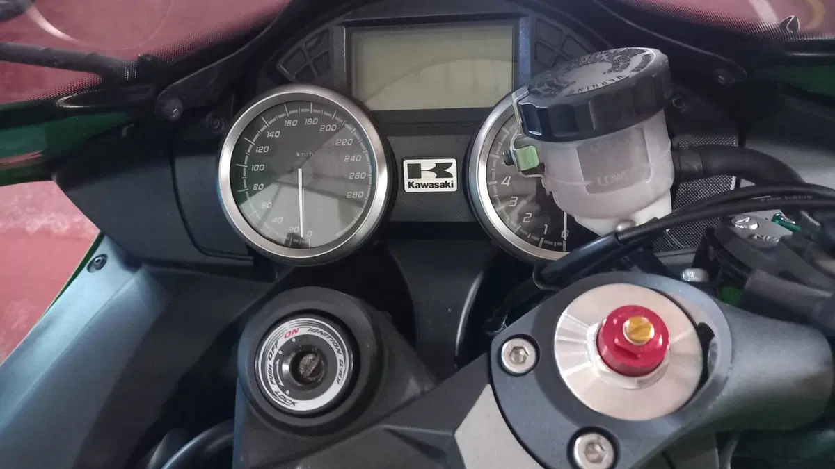 Kawasaki ZZR 1400 ABS (2012 - 15)  (6)