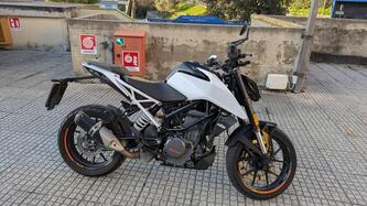KTM 390 Duke (2021 - 23) usata