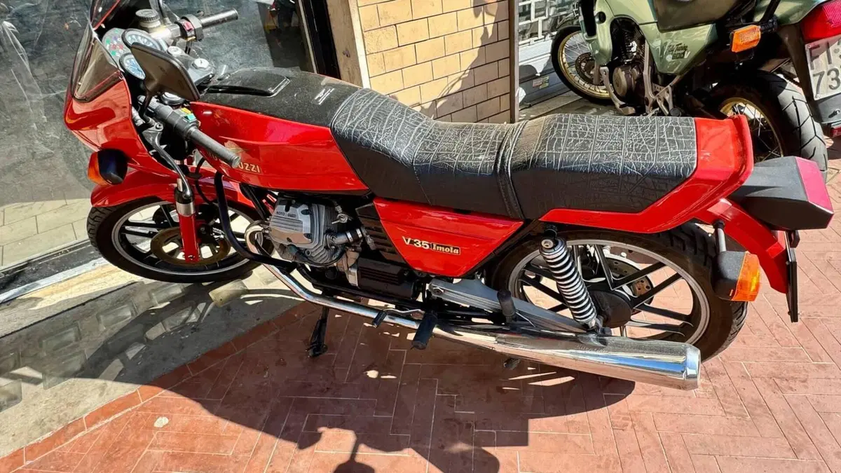 Moto Guzzi   (2)