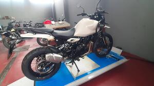 Royal Enfield Himalayan 450 (2024 - 25) 