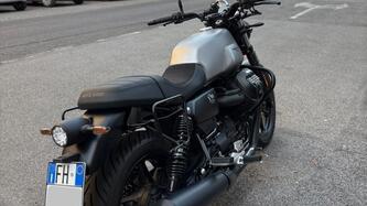 Moto Guzzi V7 Stone (2021 - 24) usata