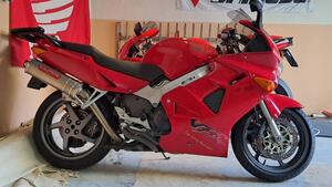 Honda VFR 800 (1998 - 01) 
