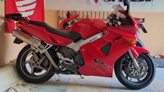Honda VFR 800 (1998 - 01) usata