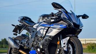 Yamaha YZF R1 (2020 - 25) usata