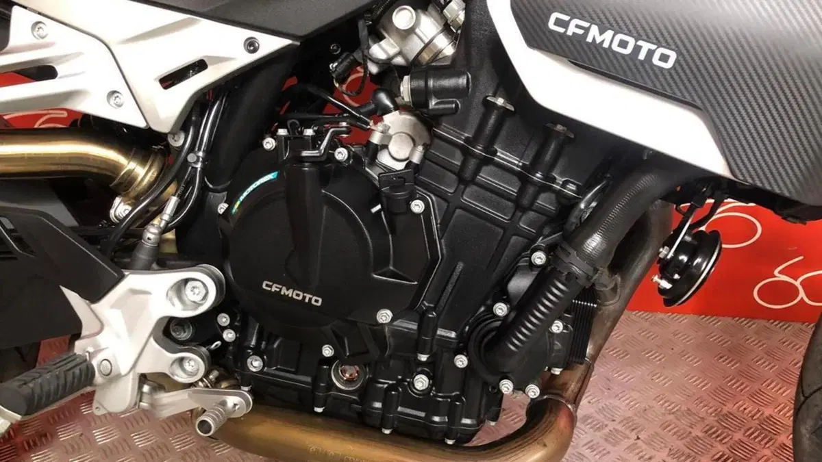 CFMOTO 800NK Advanced (2023 - 26)  (5)