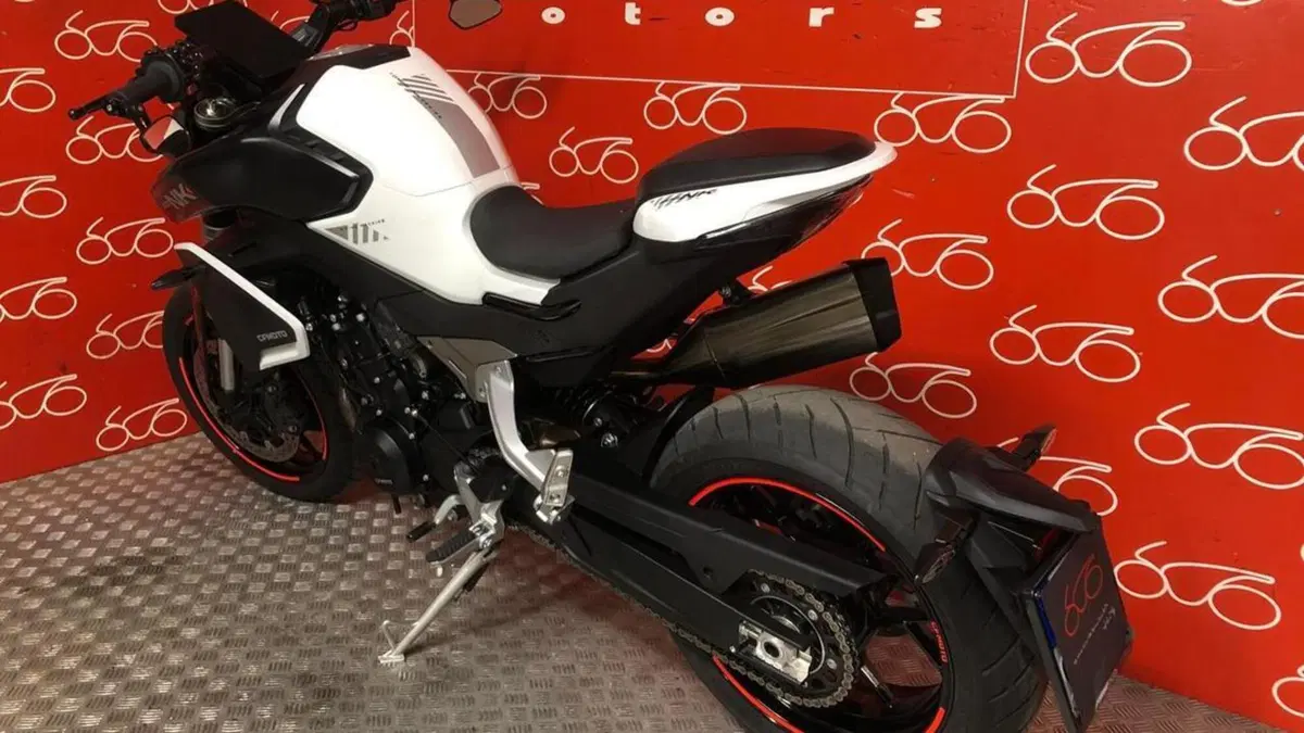 CFMOTO 800NK Advanced (2023 - 26)  (4)