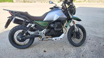 Moto Guzzi V85 TT Centenario (2021 - 22) usata