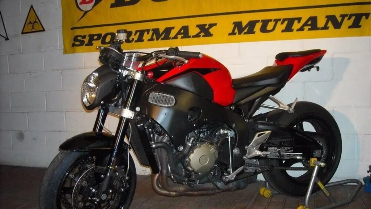 Honda CBR 1000 RR Fireblade (2008 - 11)  (6)