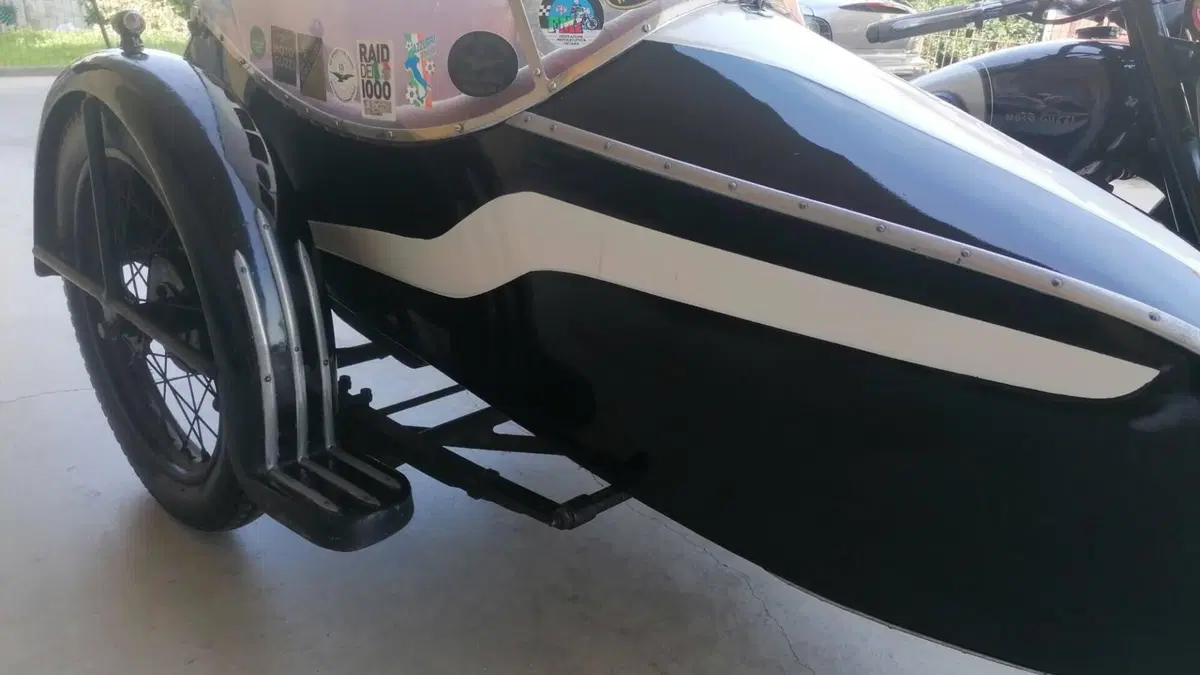 Moto Guzzi   (8)
