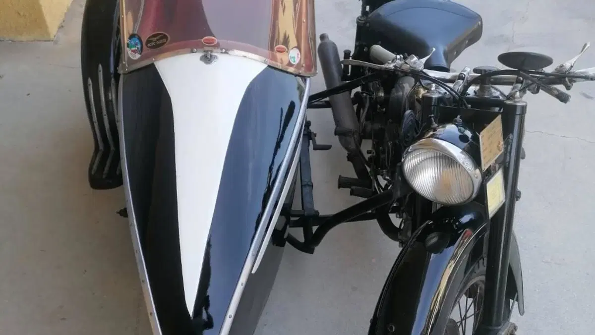Moto Guzzi   (9)