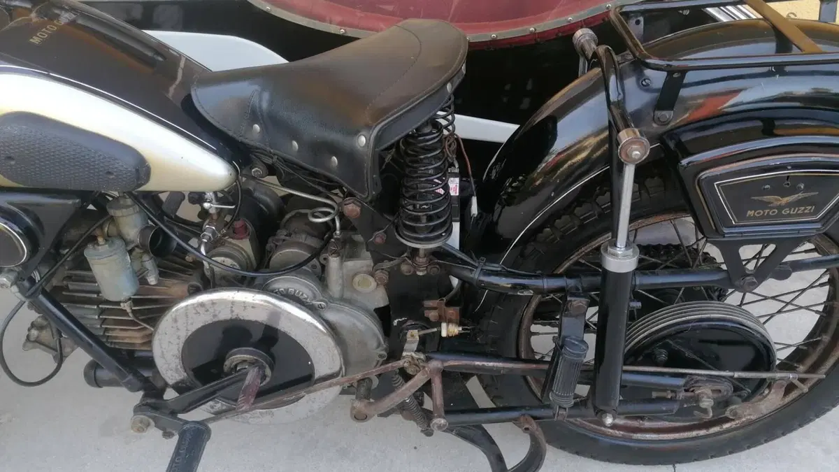 Moto Guzzi   (11)