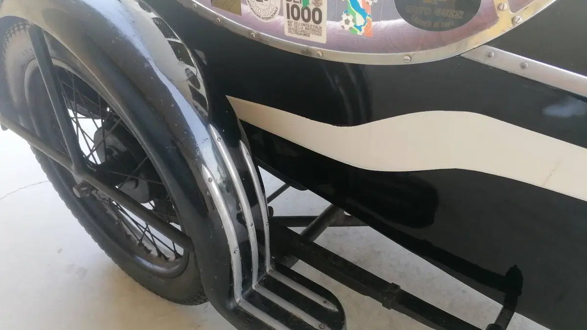 Moto Guzzi   (16)