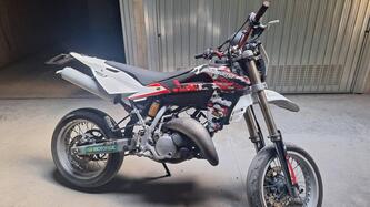 Husqvarna SM 125 (2009) usata