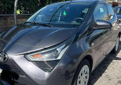 Toyota Aygo Connect 1.0 VVT-i 72 CV 5 porte x-play usata