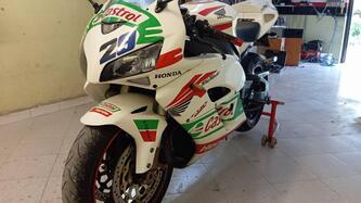 Honda CBR 1000 RR Fireblade (2004 - 05) usata