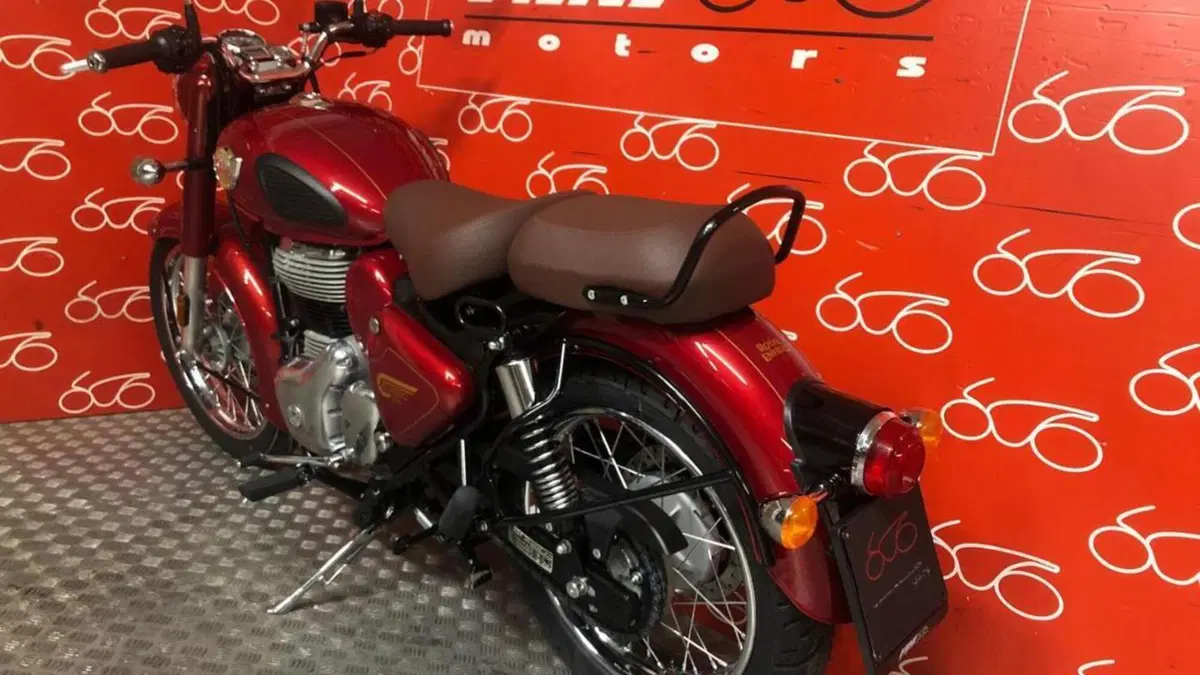 Royal Enfield Classic 350 (2021 - 26)  (4)