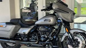 Harley-Davidson CVO Street Glide (2023) 