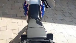 Suzuki   (4)