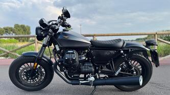 Moto Guzzi V9 Bobber Special Edition (2023 - 25) usata