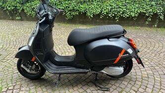 Vespa GTS 300 Super (2023 - 24) usata