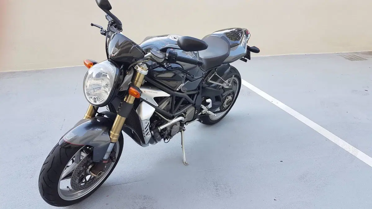 MV Agusta Brutale 910 S (2005 - 11)  (2)