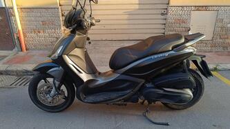 Piaggio Beverly 350 SportTouring ie ABS (2011 - 17) usata