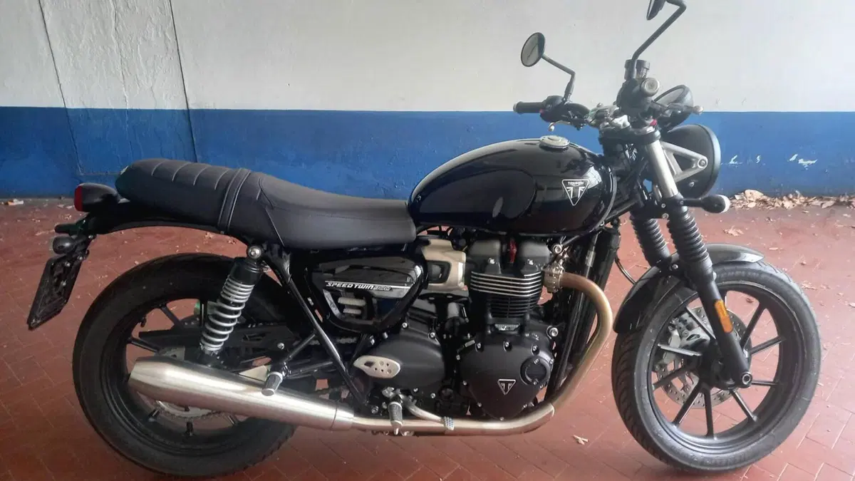 Triumph Speed Twin 900 (2023 - 24)  (2)