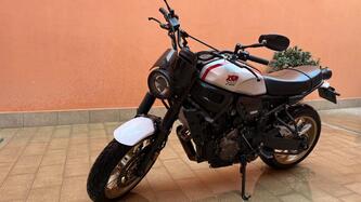 Yamaha XSR 700 XTribute (2022 - 24) usata