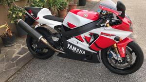 Yamaha YZF 750 R7 