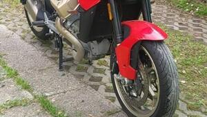 Moto Guzzi V100 Mandello (2022 - 24) 