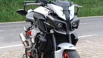 Yamaha MT-10 (2017 - 20) usata