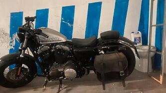 Harley-Davidson 1200 Custom (2007 - 13) - XL 1200C usata