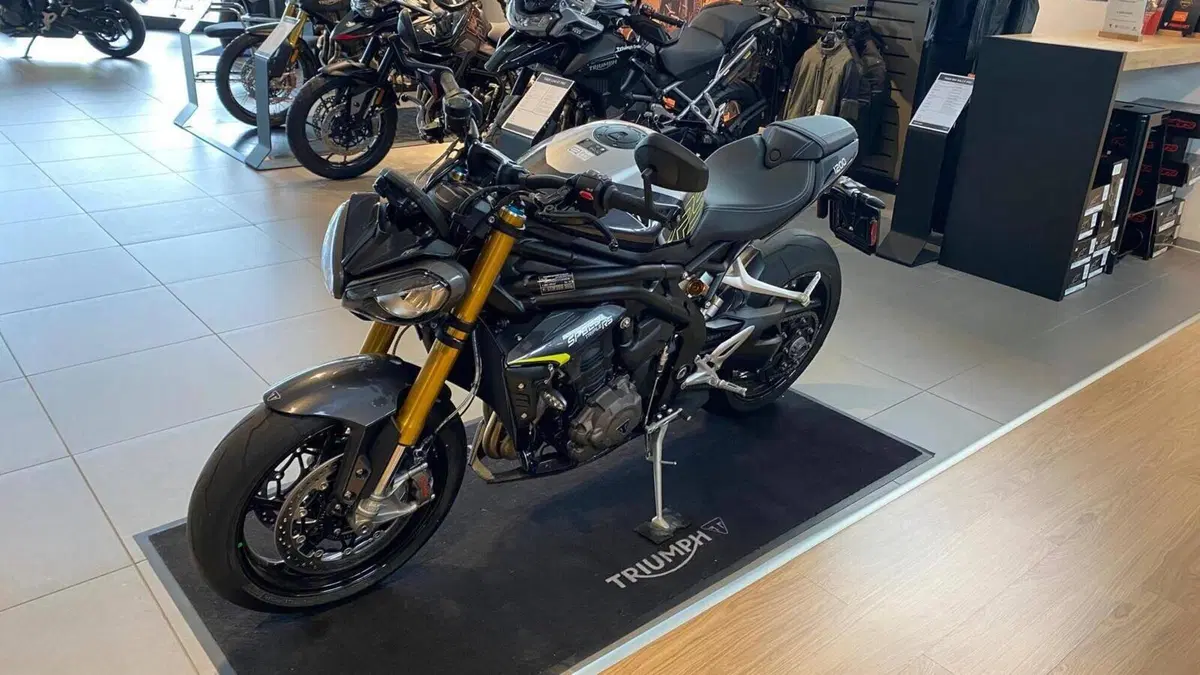 Triumph Speed Triple 1200 RS (2025 - 26)  (4)