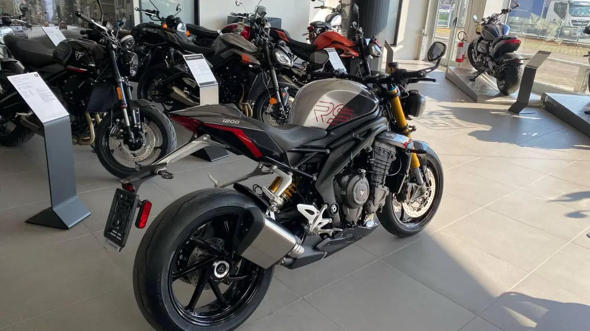 Triumph Speed Triple 1200 RS (2025 - 26)  (6)