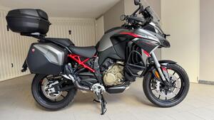 Ducati Multistrada V4 S Grand Tour (2024) 