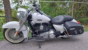 Harley-Davidson 1690 Road King (2013 - 16) - FLHR 