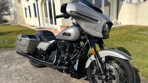 Harley-Davidson CVO Street Glide (2023) 