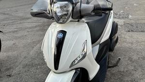 Piaggio Beverly 350 SportTouring ie ABS (2011 - 17) 