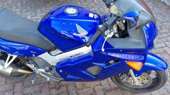 Honda VFR 800 (1998 - 01) usata