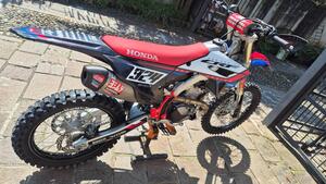 Honda CRF 250 R (2022) 