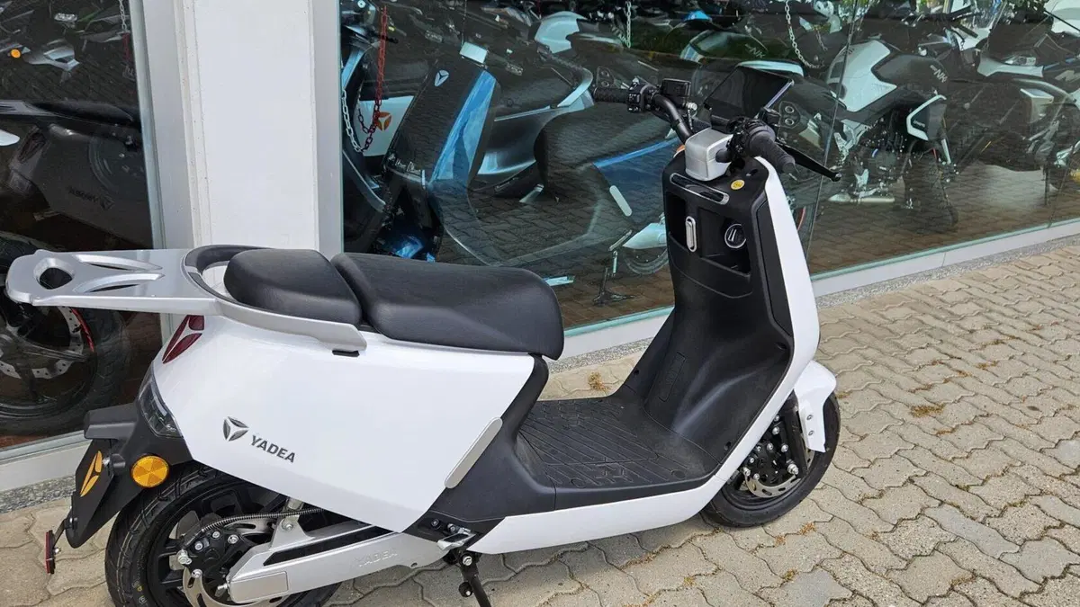 Yadea G5S Utility (2022 - 26)  (2)